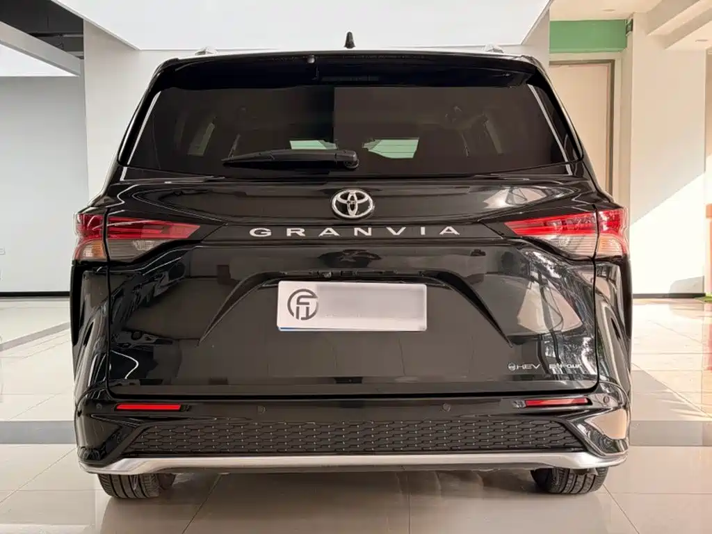Toyota Granvia — миниатюра 26
