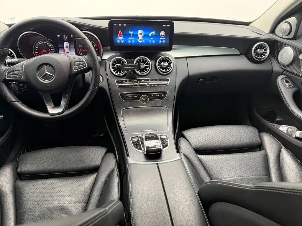 Mercedes-Benz C-Class — миниатюра 4