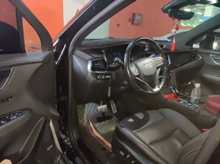 Cadillac XT6 — миниатюра 8