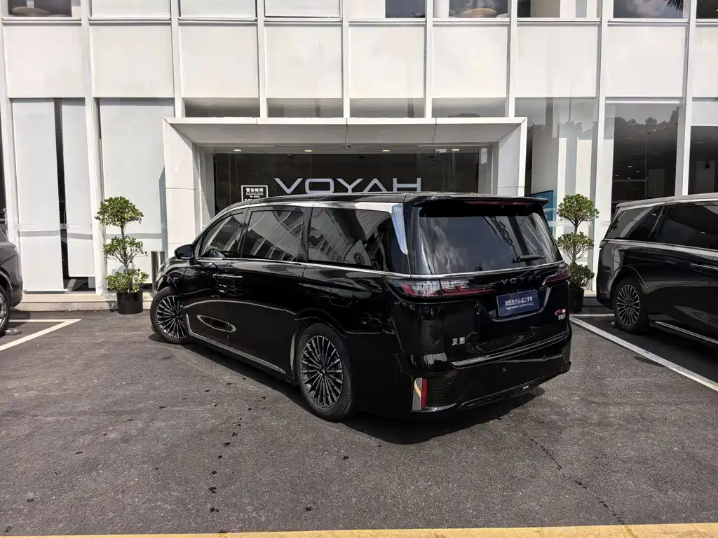 VOYAH Dreamer — миниатюра 5