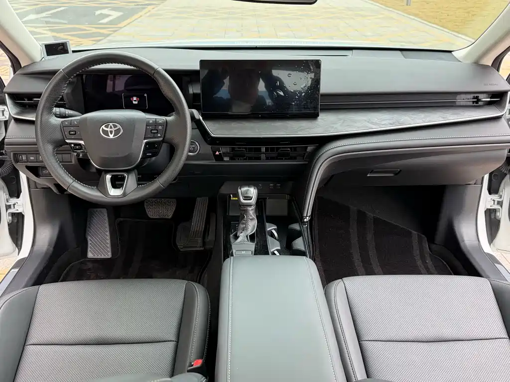 Toyota Camry — миниатюра 6