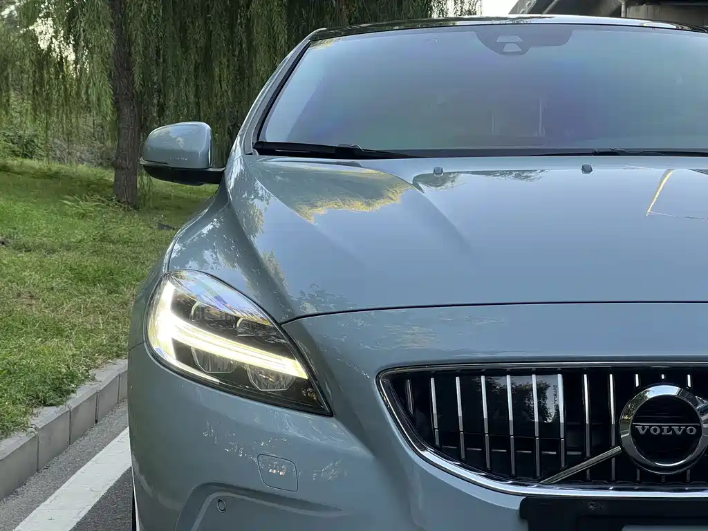 Volvo V40 — миниатюра 10