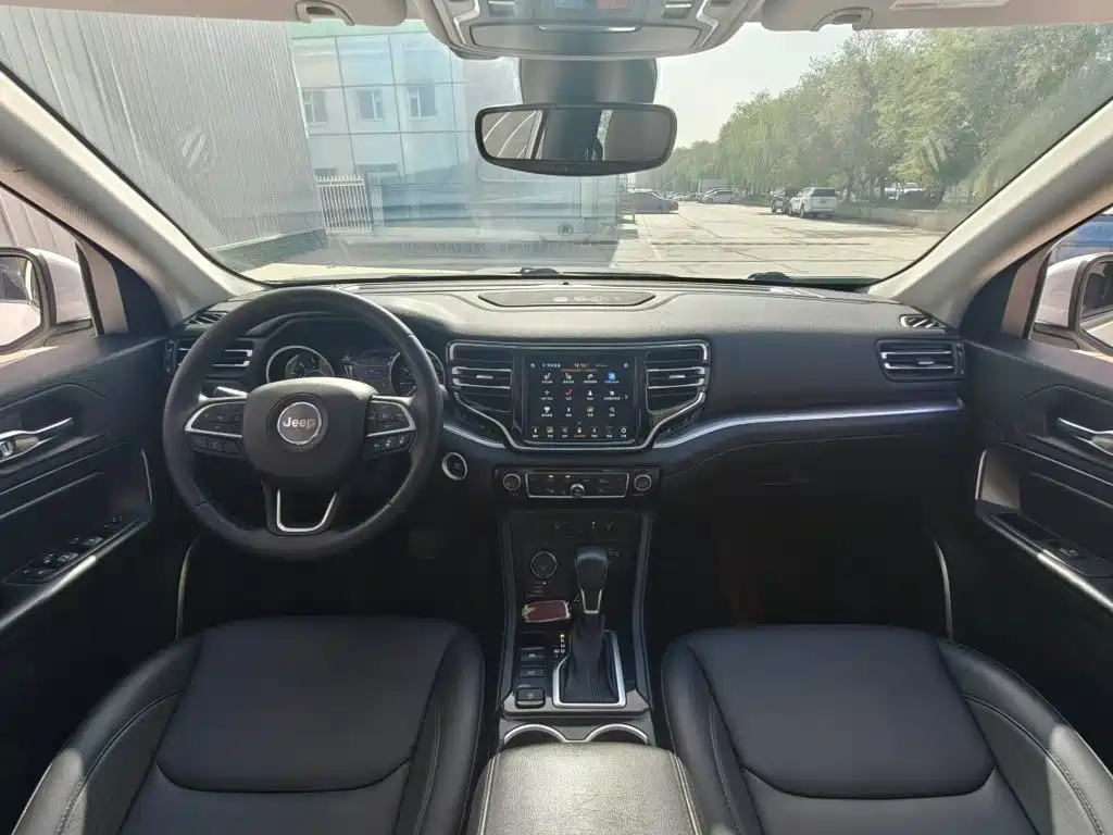 Jeep Grand Commander — миниатюра 5
