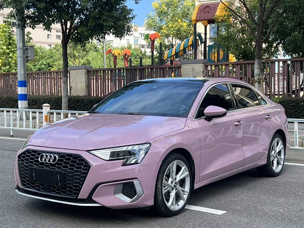Audi A3 1.4 л 2021 г. красный/фиолетовый, пробег 35700 км