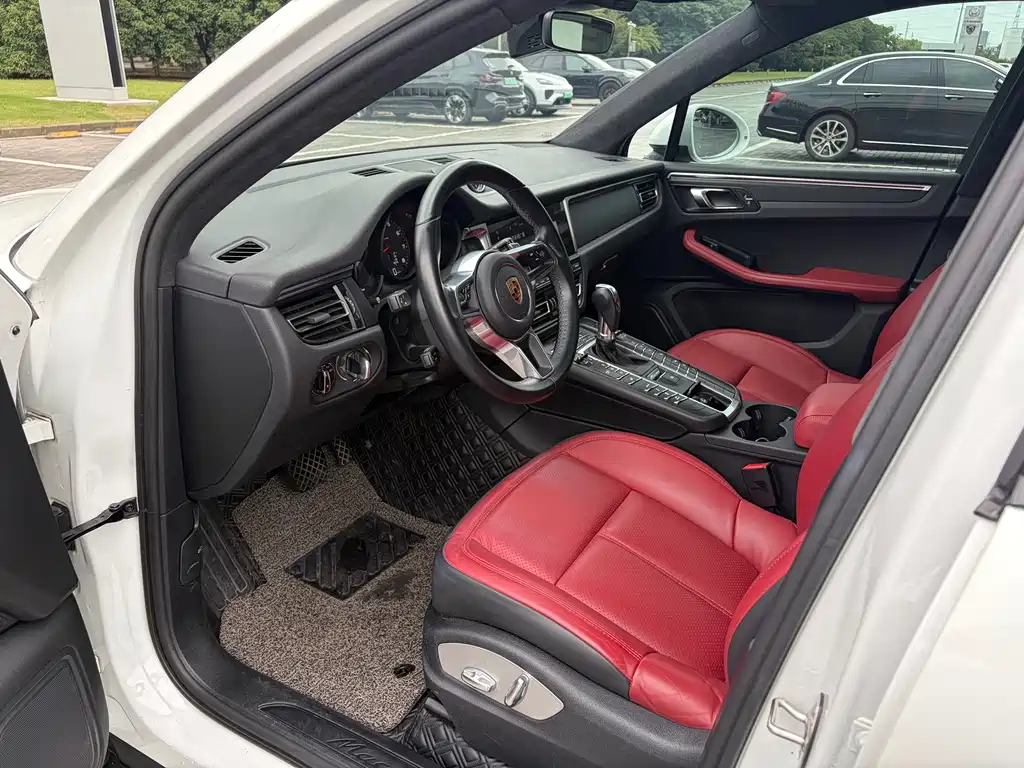 Porsche Macan — миниатюра 11