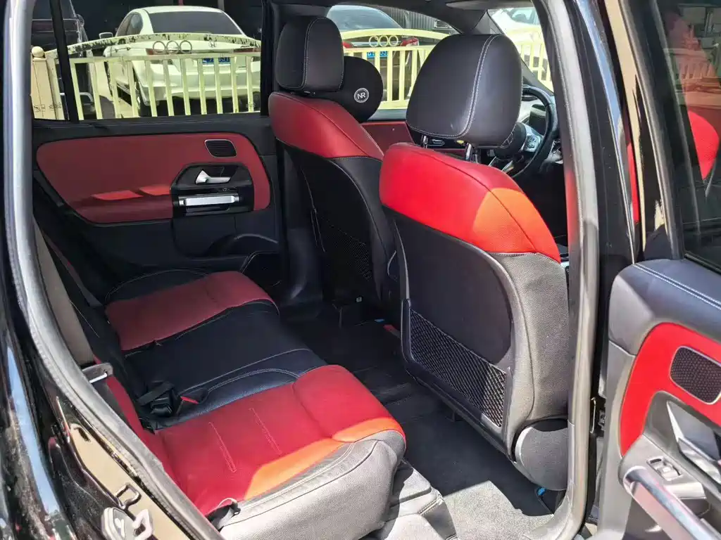 Mercedes-Benz GLB AMG — миниатюра 6