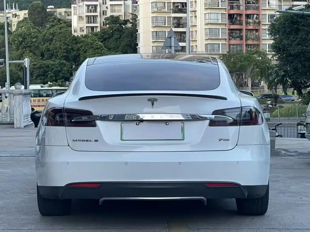 Tesla Model S — миниатюра 13