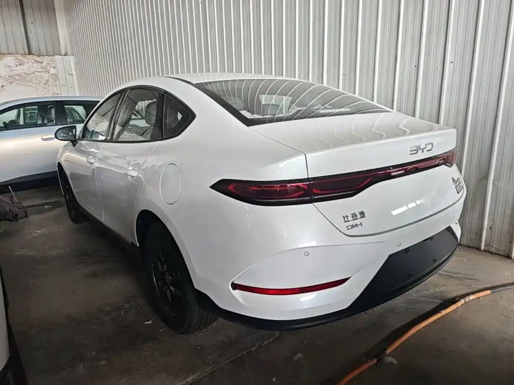 BYD Qin Plus PLUS 2025 DM-i Smart Drive 128KM