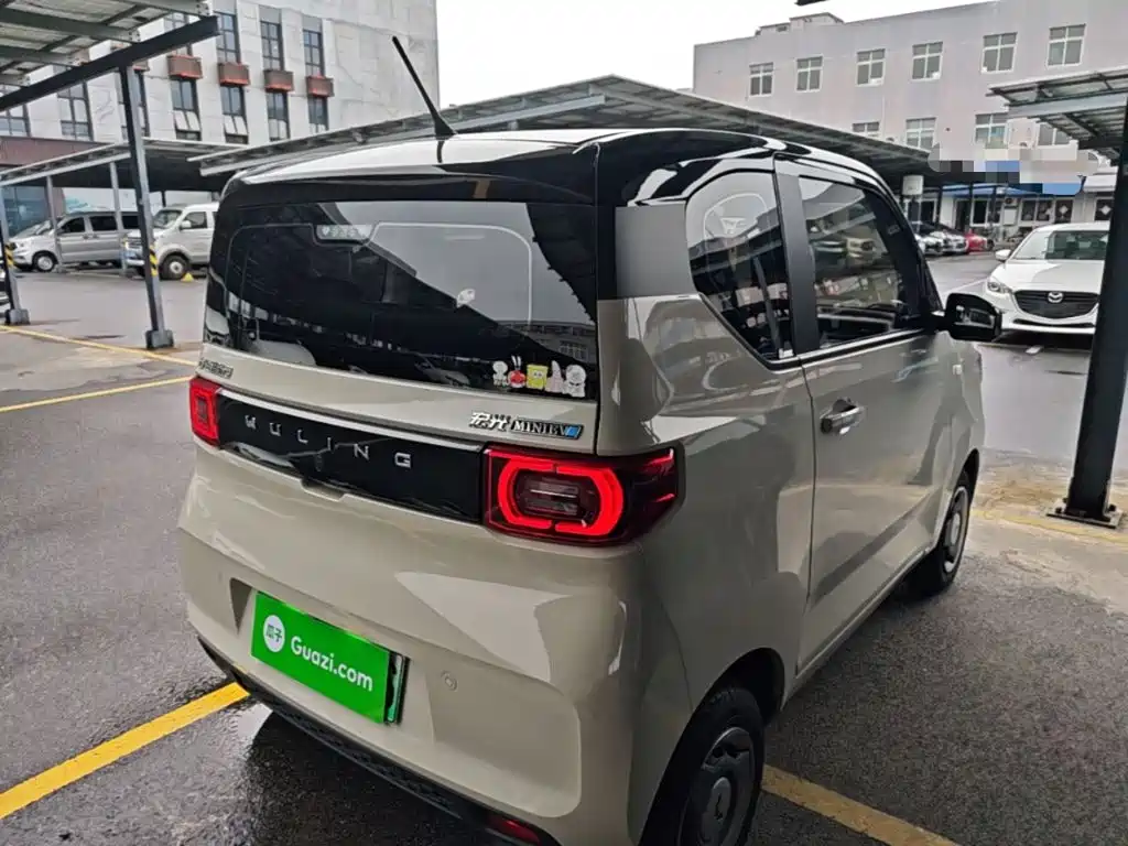 Wuling MINIEV — миниатюра 7