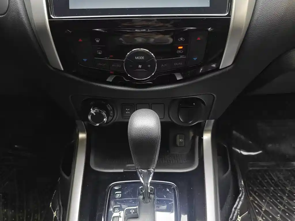 Nissan Terra — миниатюра 11
