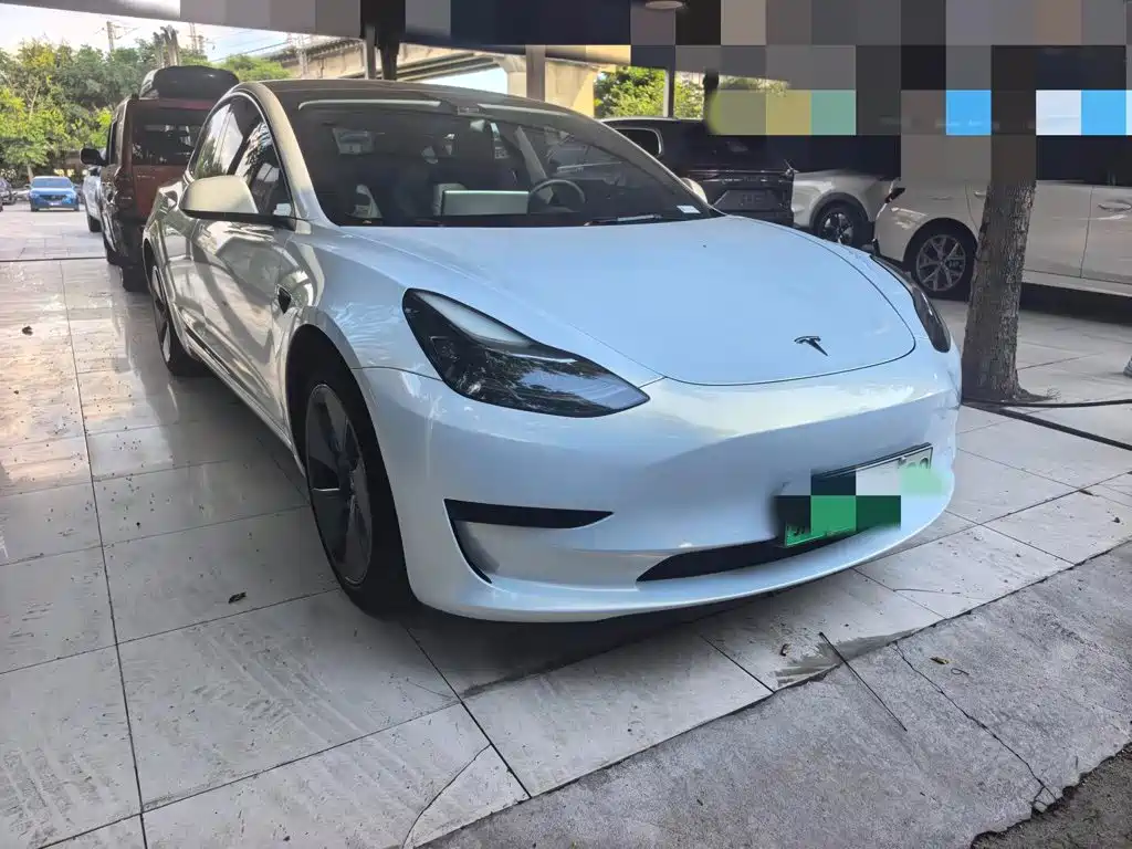Tesla Model 3 — миниатюра 3