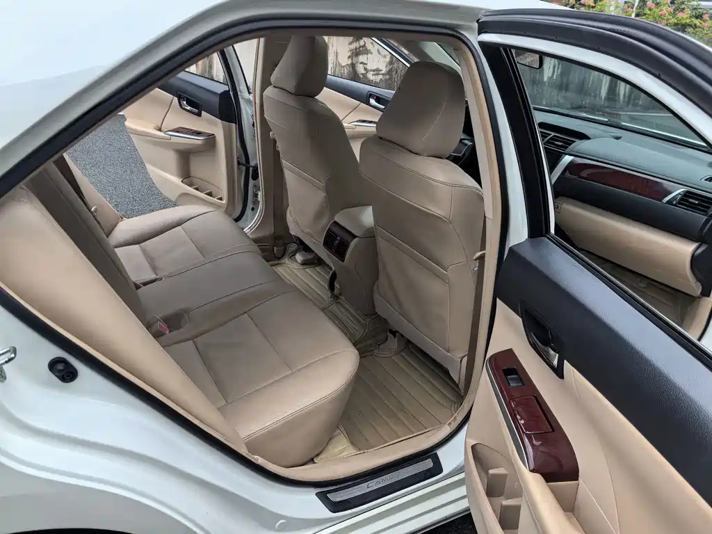 Toyota Camry — миниатюра 11