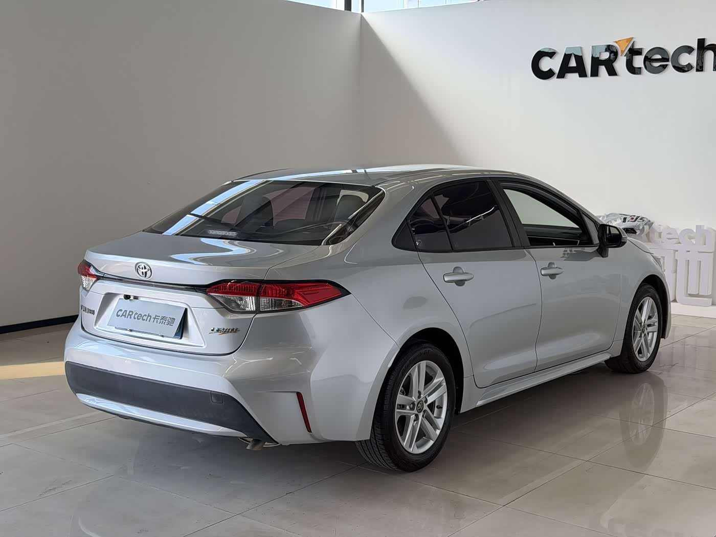 Toyota Levin 1.5 л 2021 г. Серебристо-серый, пробег 38000 км