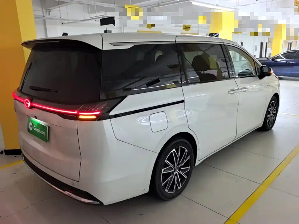 GAC Motor Trumpchi E8 PHEV — миниатюра 7