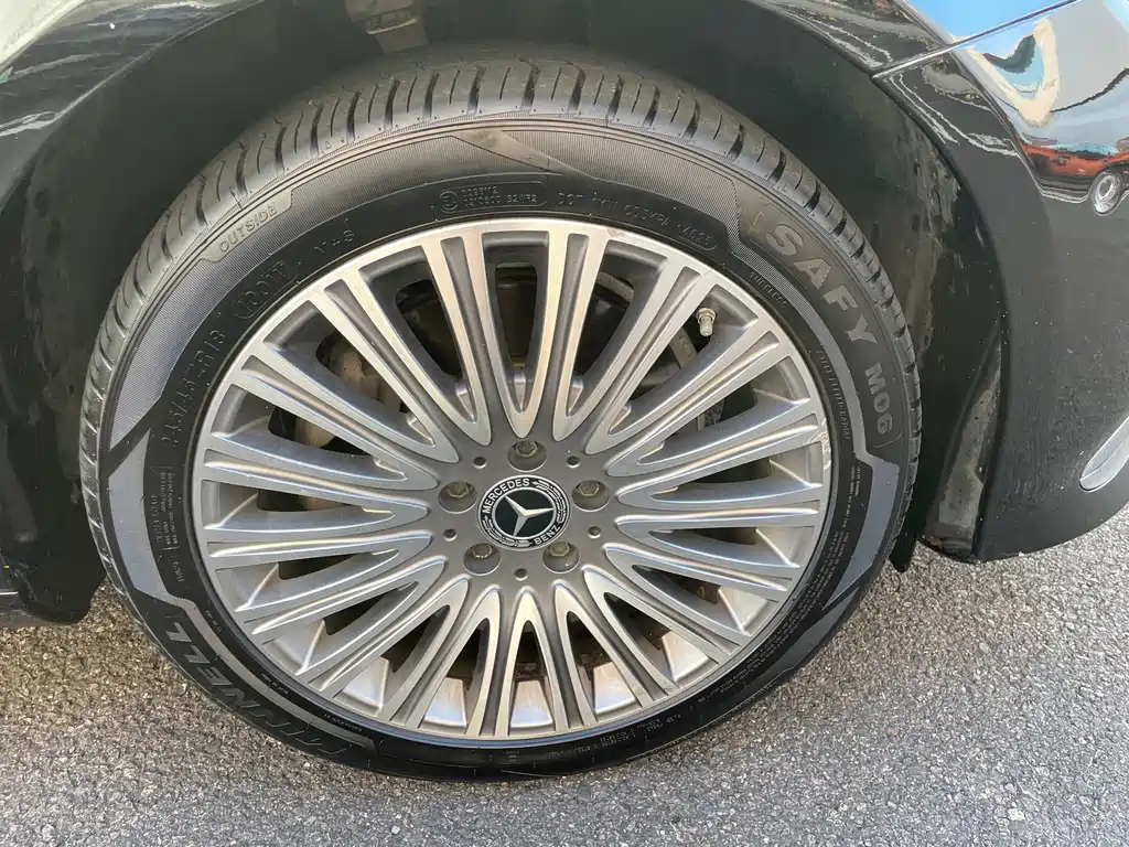 Mercedes-Benz E-Class — миниатюра 24
