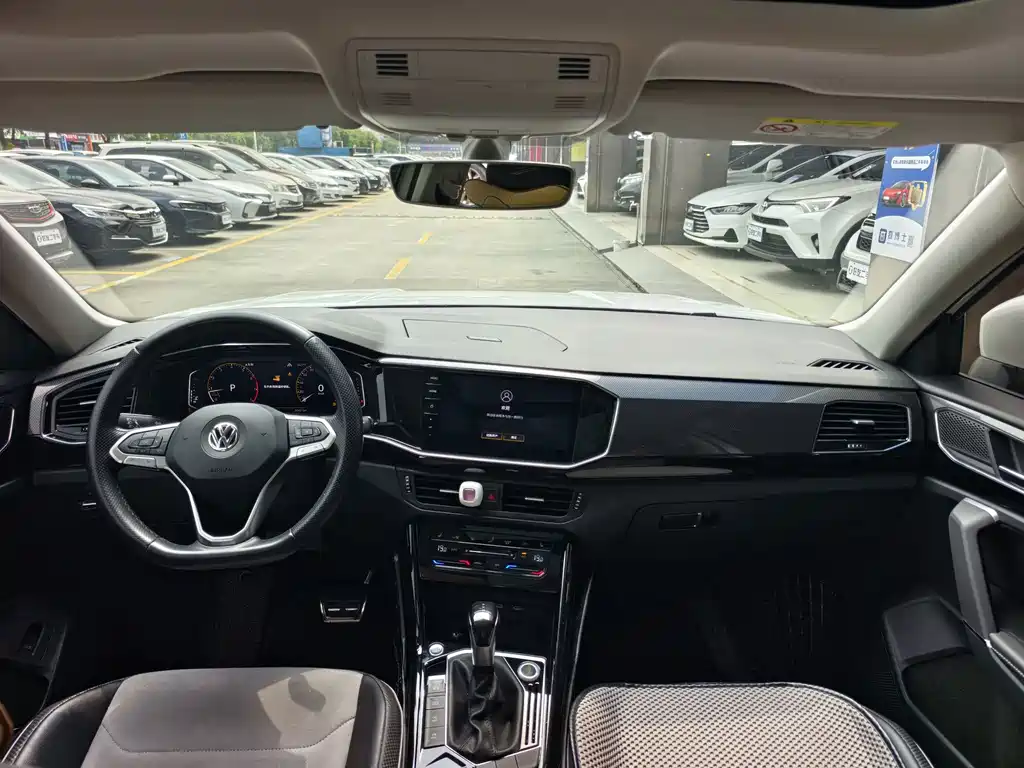 Volkswagen X — миниатюра 4