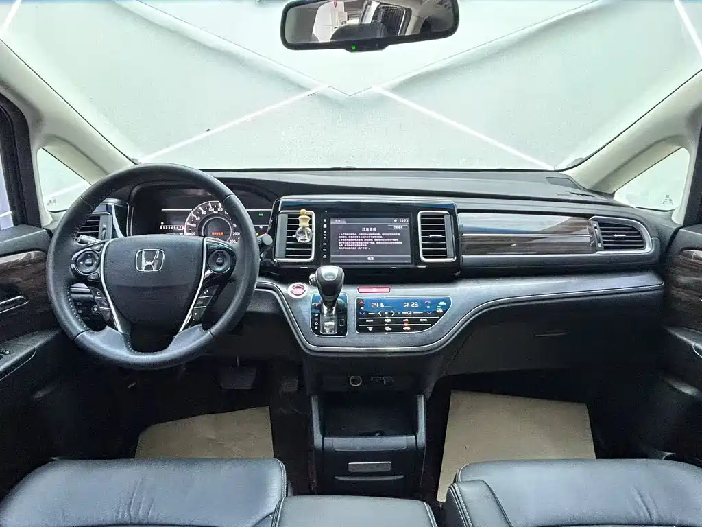 Honda Elysion — миниатюра 8