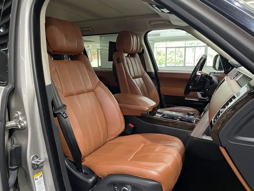 Land Rover Range Rover — миниатюра 12