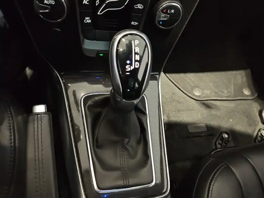 Volvo V40 — миниатюра 19