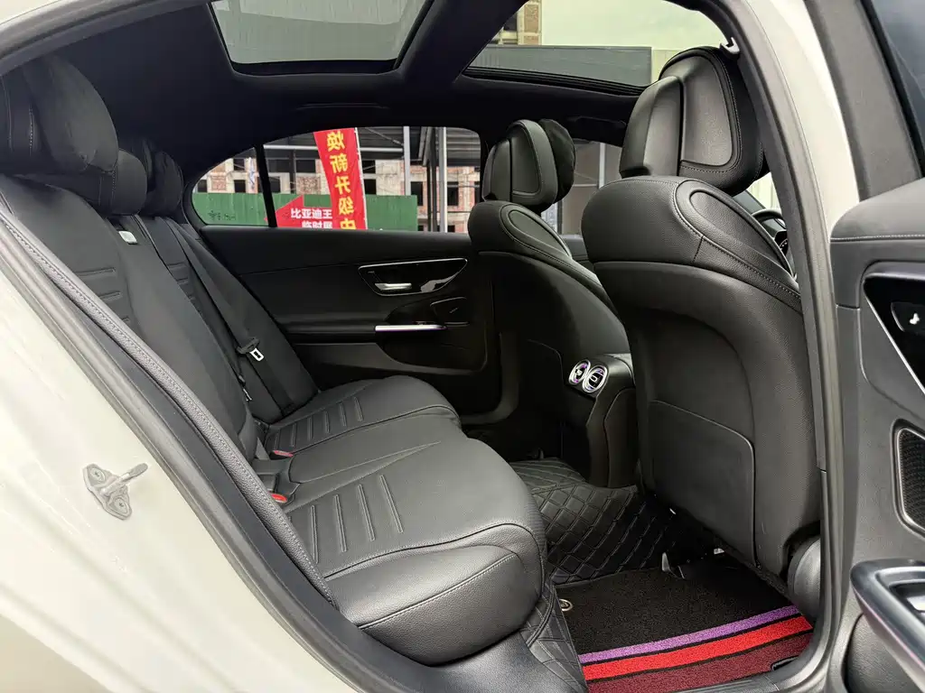Mercedes-Benz C-Class — миниатюра 9