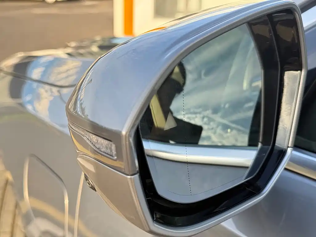 BMW i5 — миниатюра 6