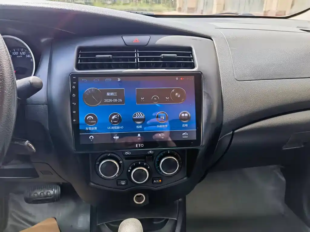 Nissan Livina — миниатюра 15