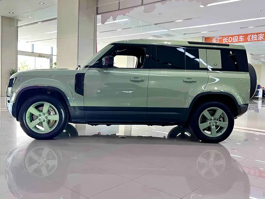 Land Rover Defender — миниатюра 3