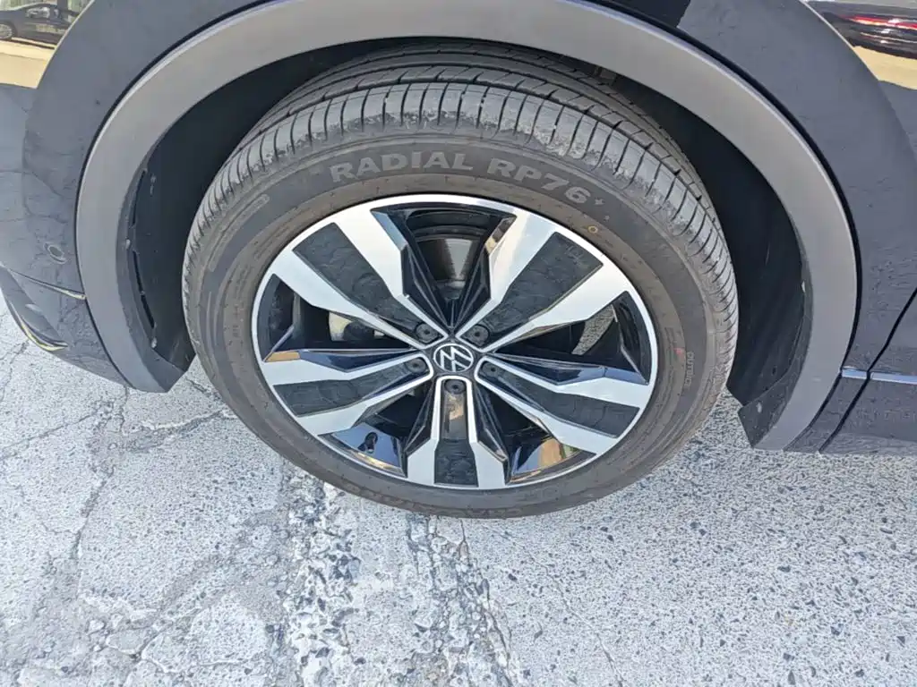 Volkswagen Tiguan L — миниатюра 23