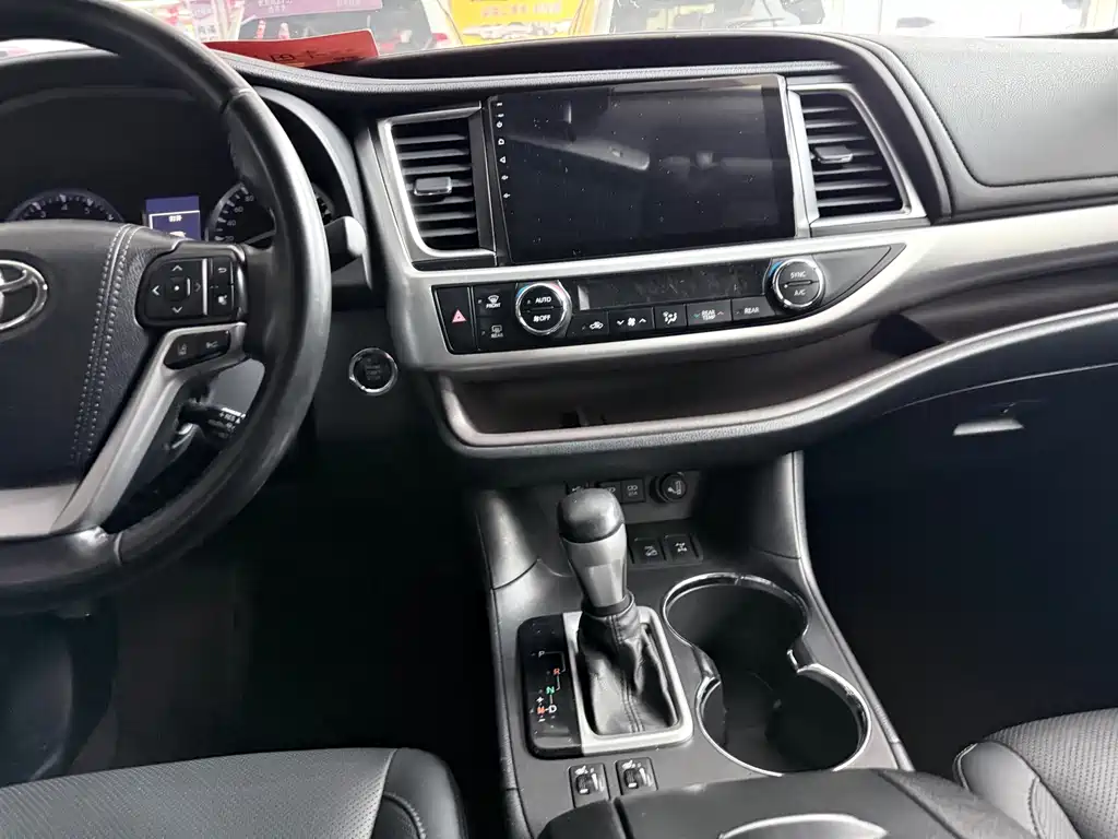 Toyota Highlander — миниатюра 15