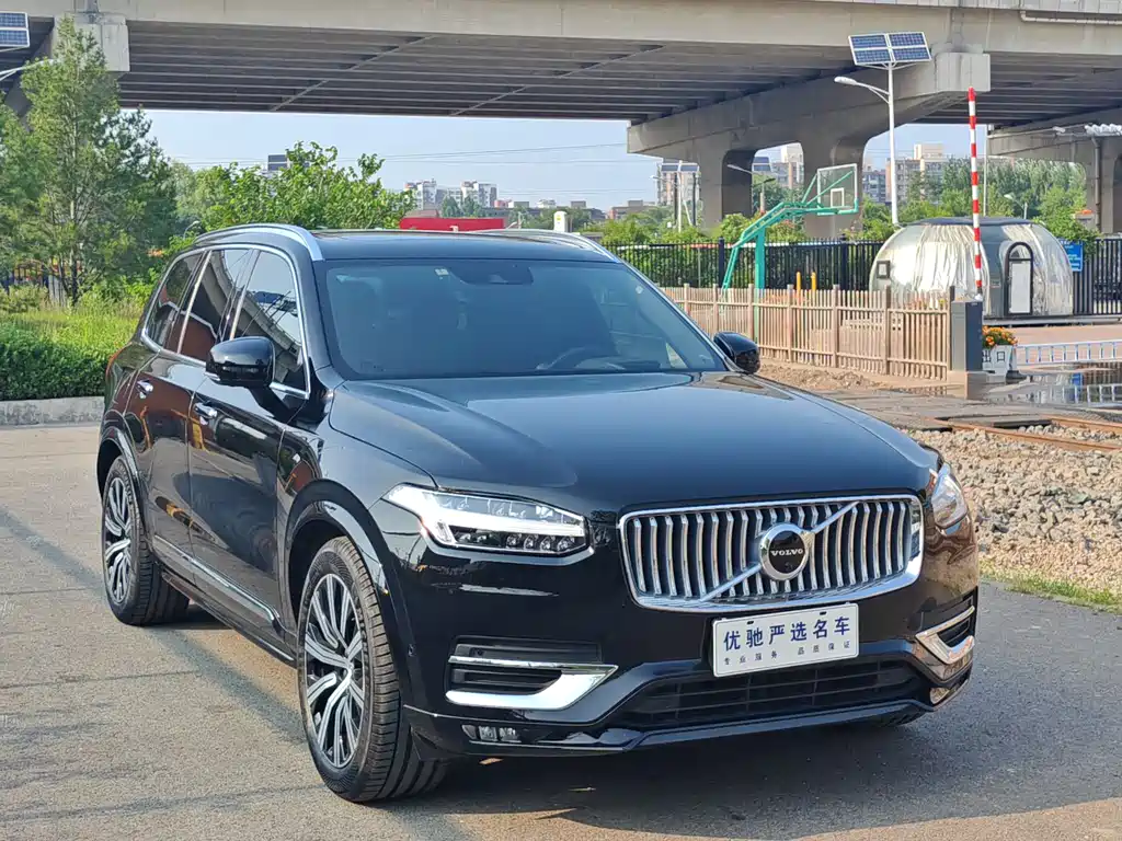 Volvo XC90 2022 B6 Luxury 7 мест