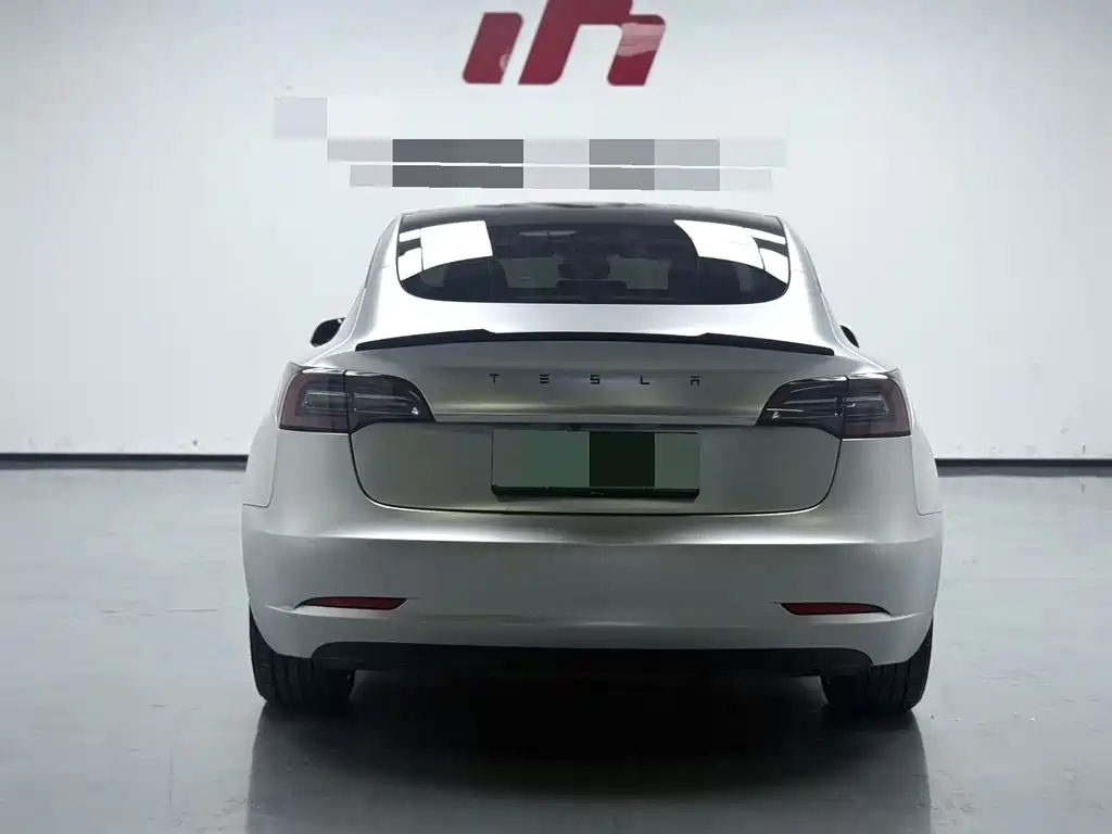 Tesla Model 3 — миниатюра 8