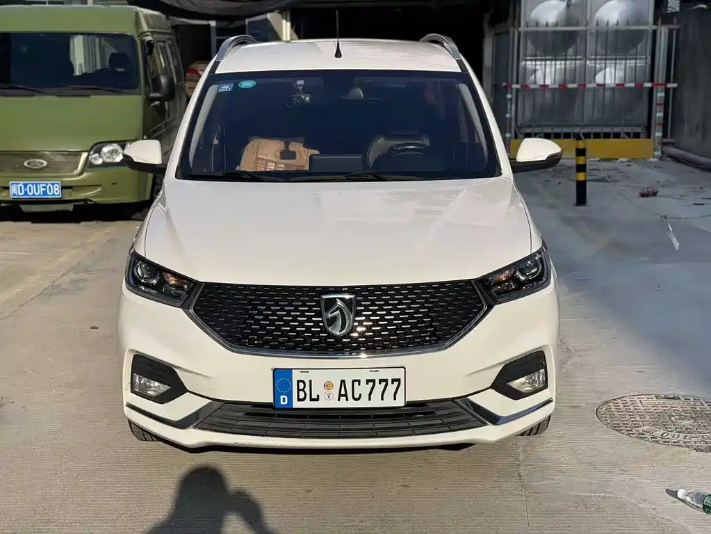 BAOJUN 360