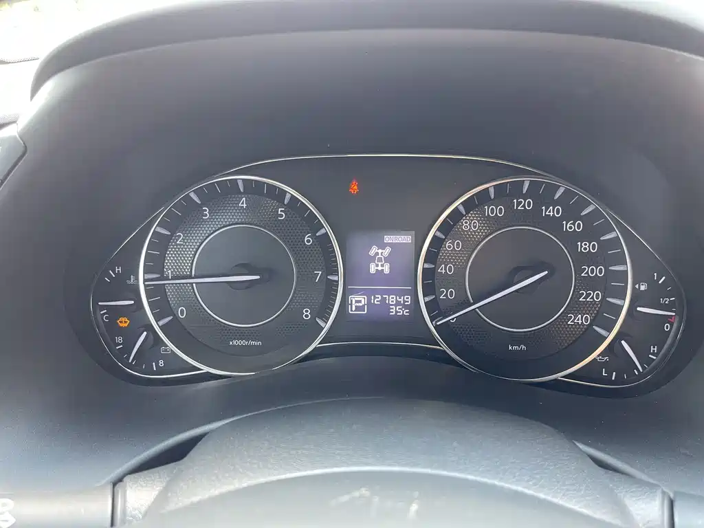 Nissan Patrol — миниатюра 15