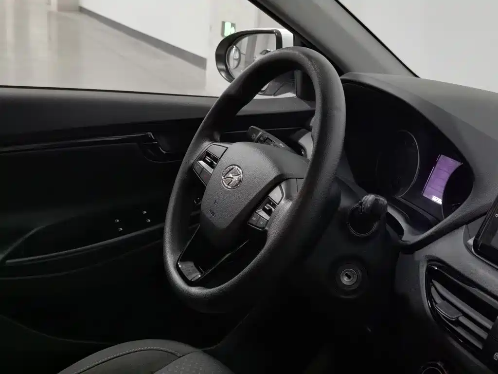 Hyundai Elantra — миниатюра 22