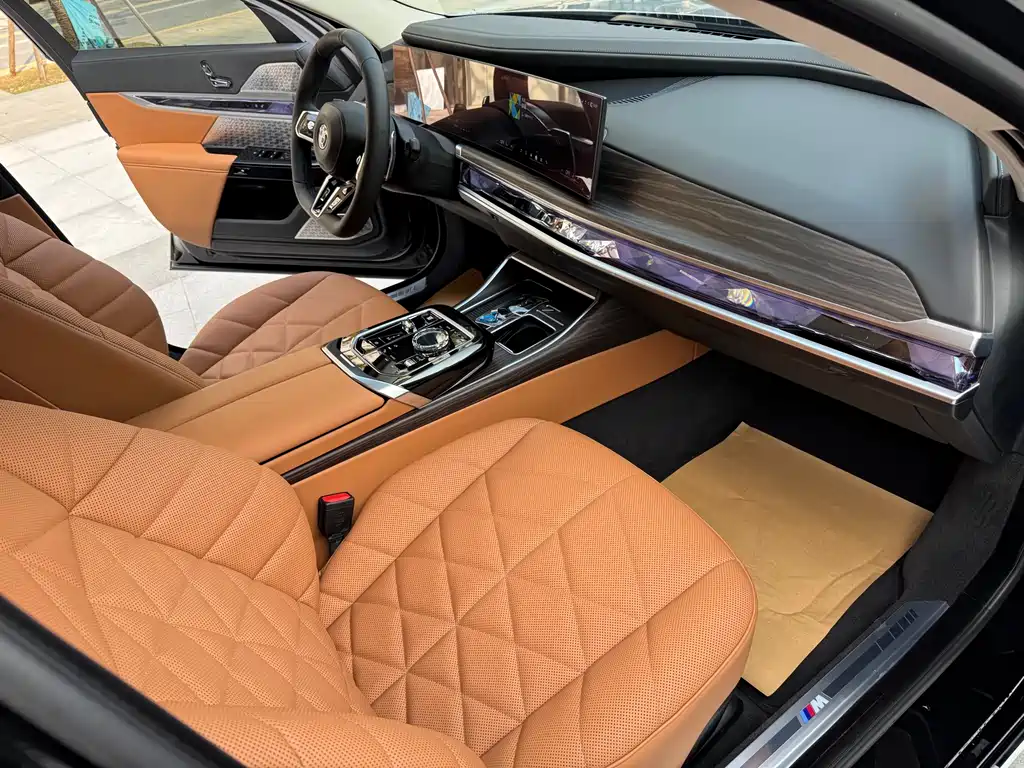 BMW  7 SERIES