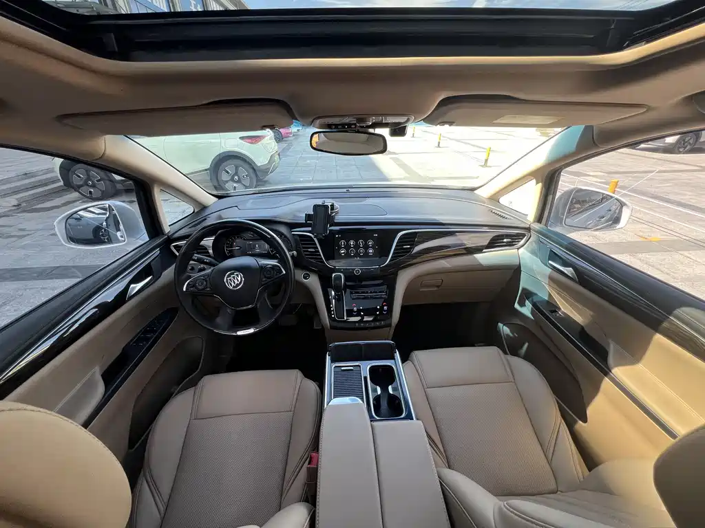 Buick GL8 — миниатюра 6