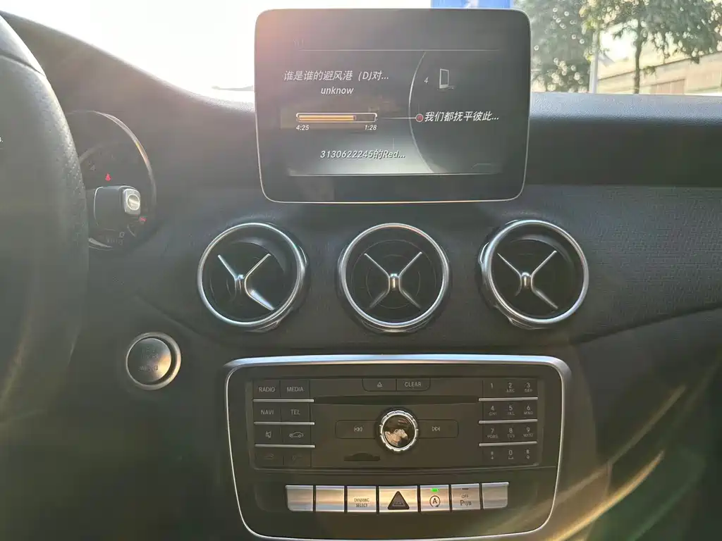 Mercedes-Benz GLA — миниатюра 21
