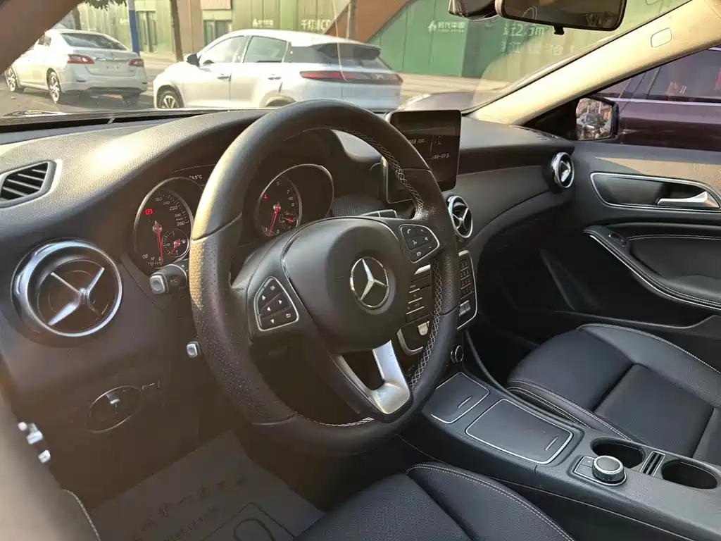 Mercedes-Benz GLA — миниатюра 9