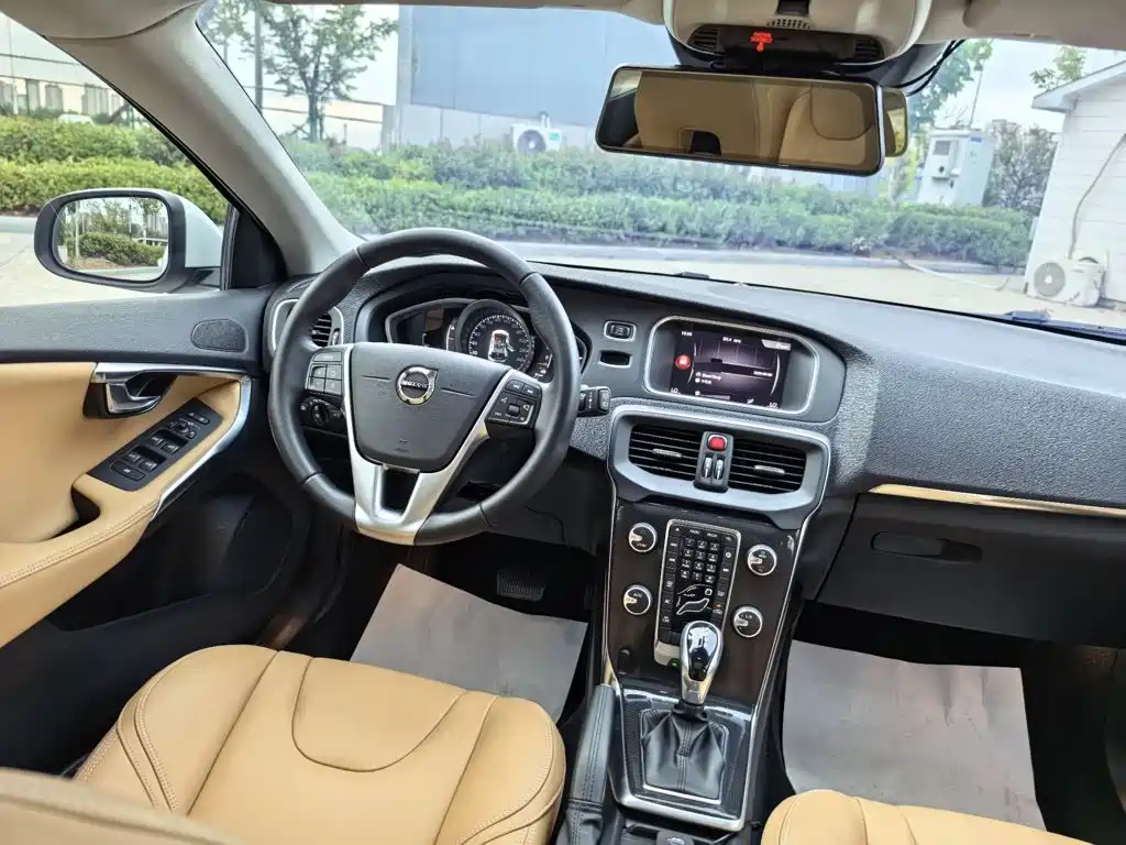 Volvo V40 — миниатюра 12