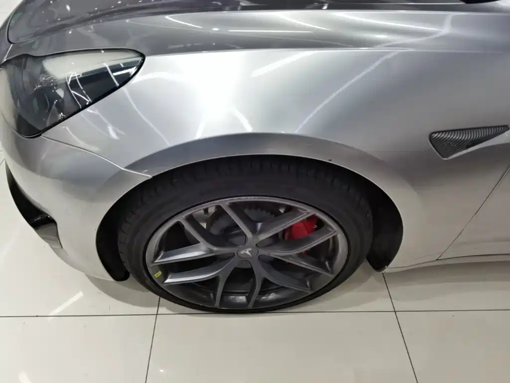 Tesla Model 3 — миниатюра 23
