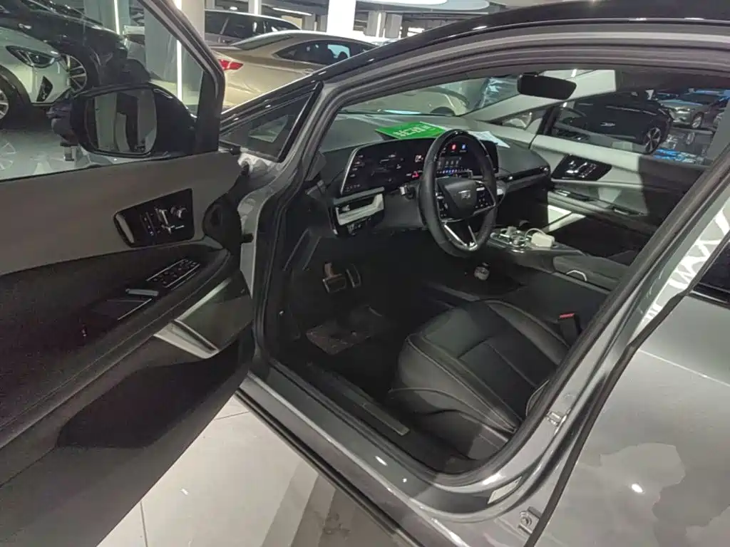 Cadillac IQ — миниатюра 16