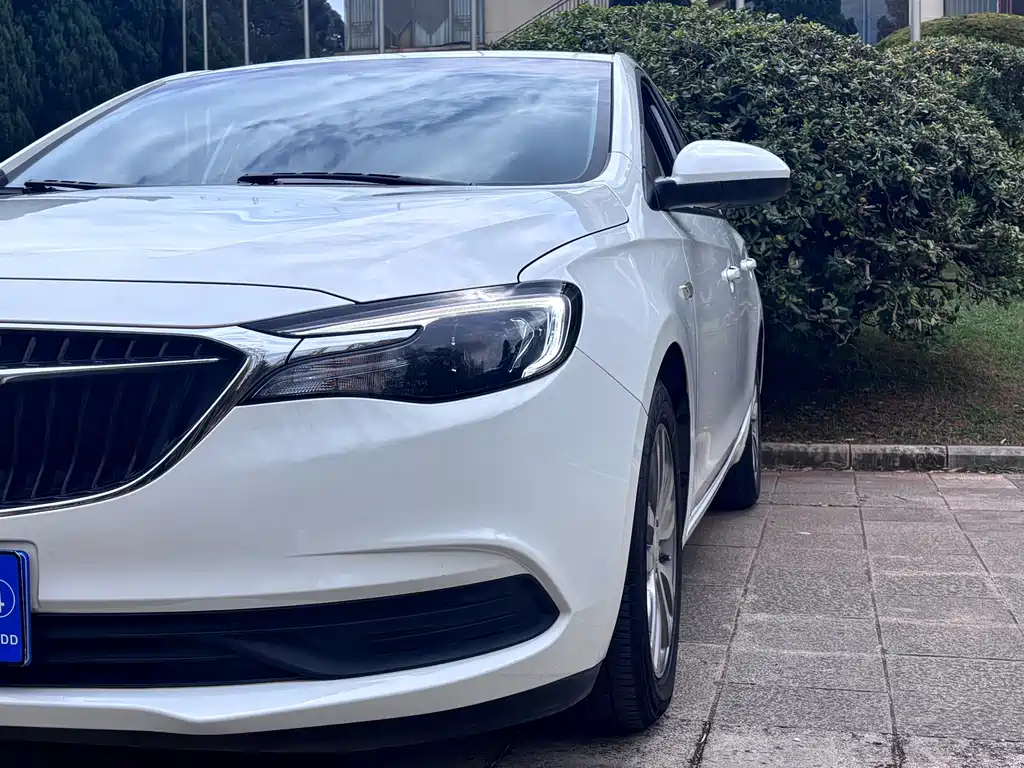 Buick Excelle — миниатюра 9