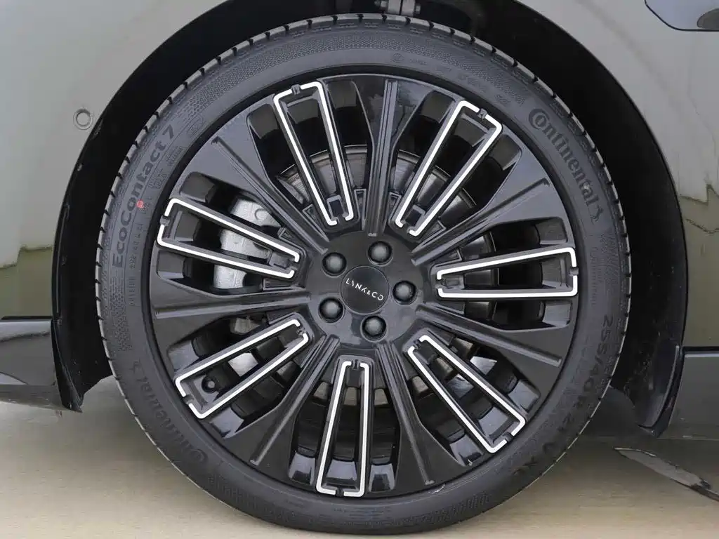 Lynk & Co 10 — миниатюра 12