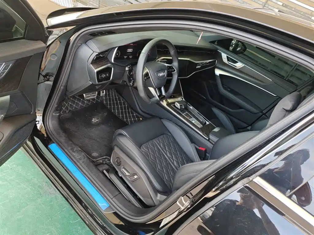 Audi A6L 2025 55 TFSI quattro Premium