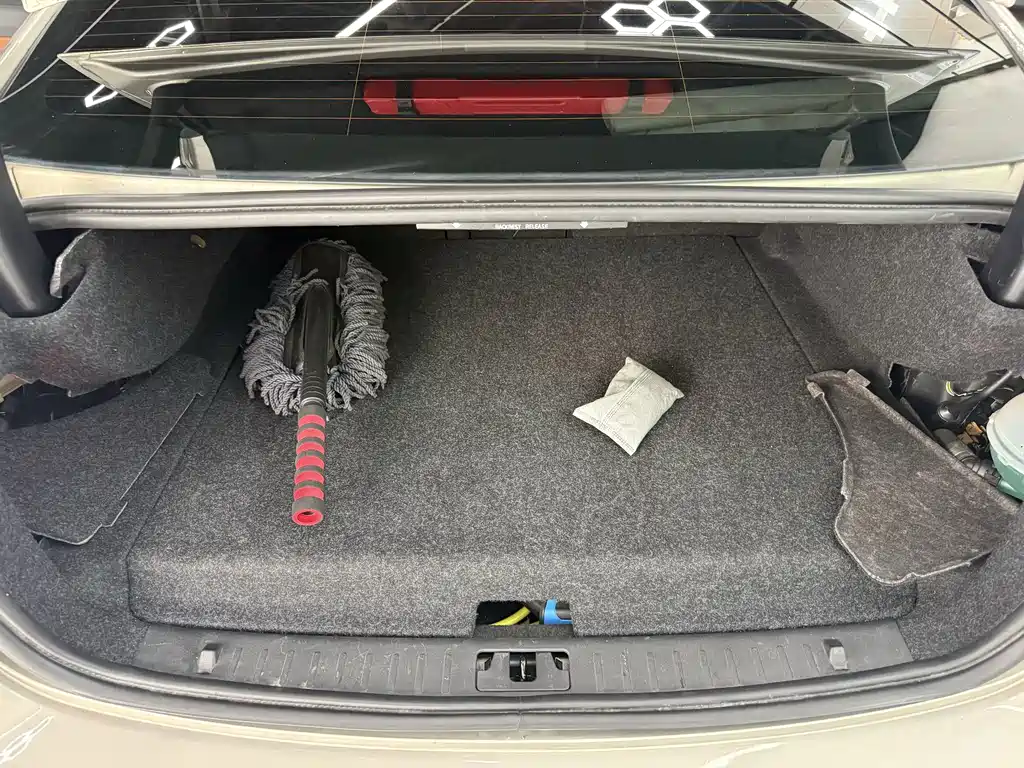 Volvo S60 PHEV — миниатюра 13
