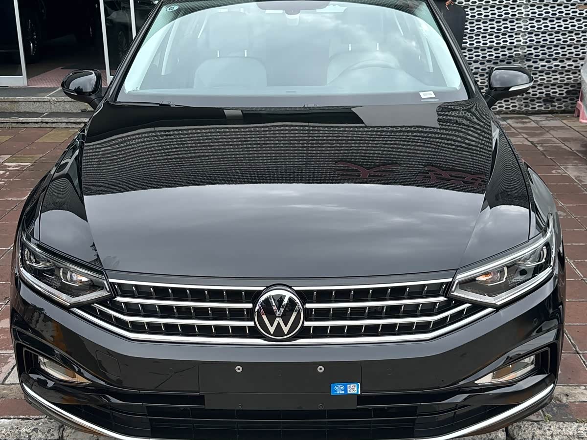 Volkswagen Magotan 1.4 л 2025 г. Чёрный, пробег 16000 км