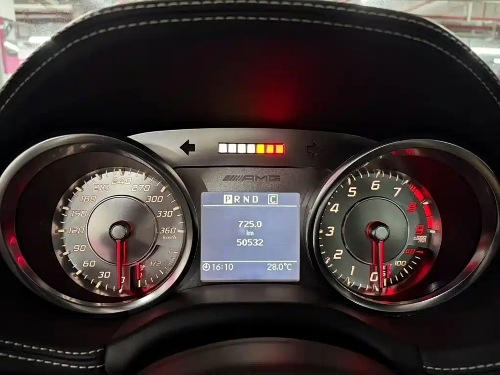 Mercedes-Benz SLS AMG — миниатюра 9