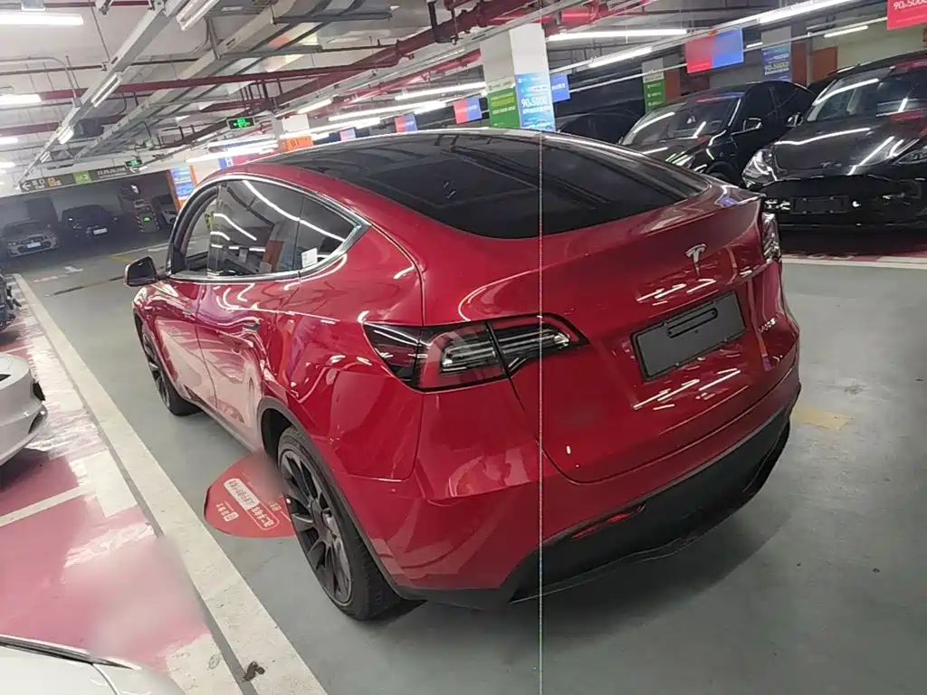 Tesla Model Y — миниатюра 5