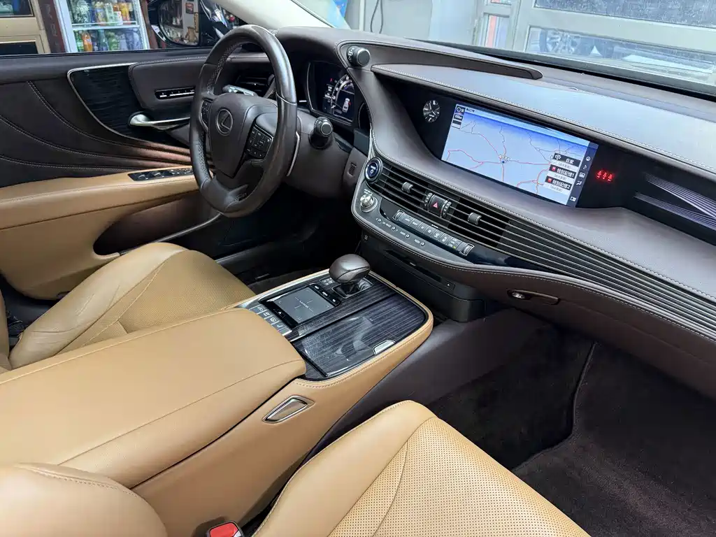 Lexus LS — миниатюра 18