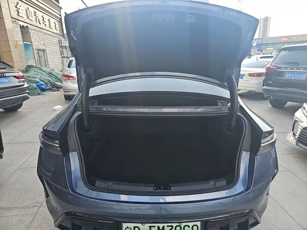 BYD Seal — миниатюра 21